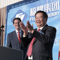 全球最大汽車玻璃單體工廠，由福耀投資在美國(guó)建成投產(chǎn)