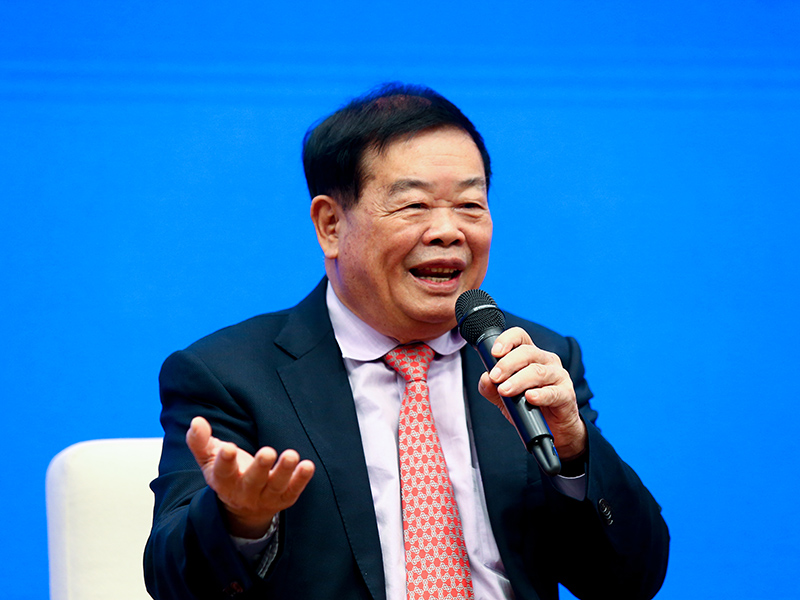 曹德旺參加國(guó)新辦中外記者見(jiàn)面會(huì)：做慈善不止是捐錢